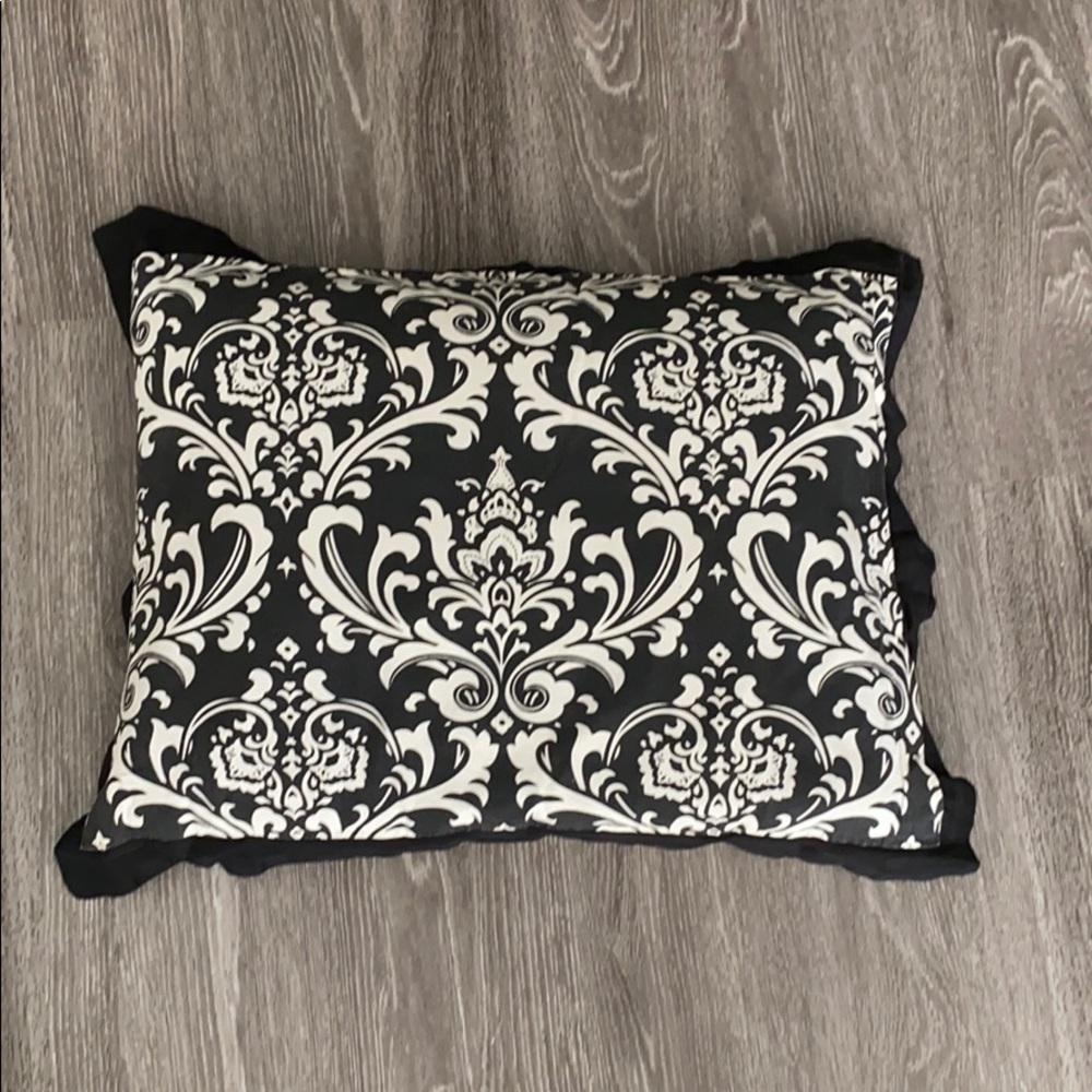 Decorative pillow case
